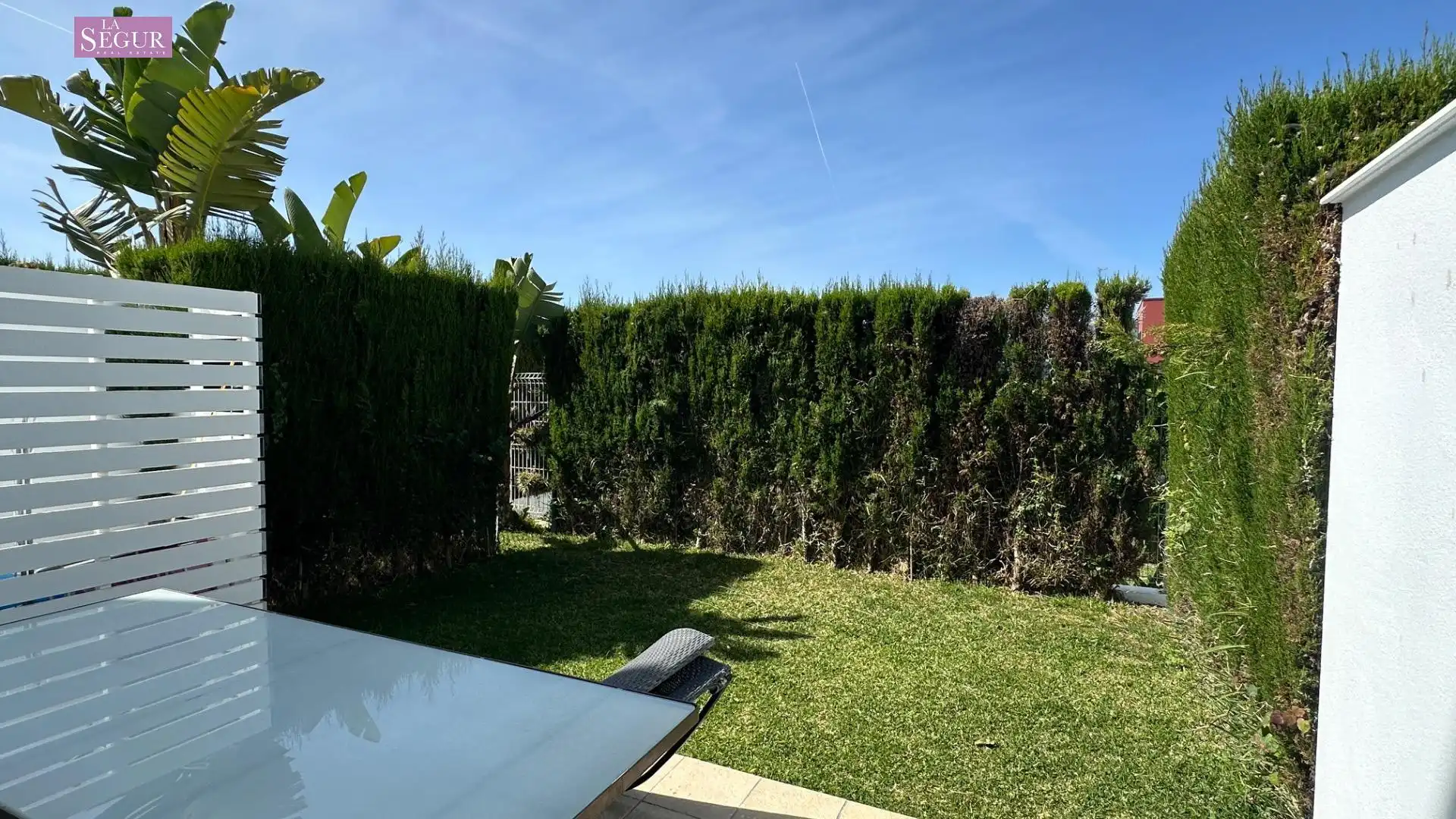 Jardí de Casa adosada de lloguer en Conil de la Frontera amb Aire condicionat, Terrassa i Moblat