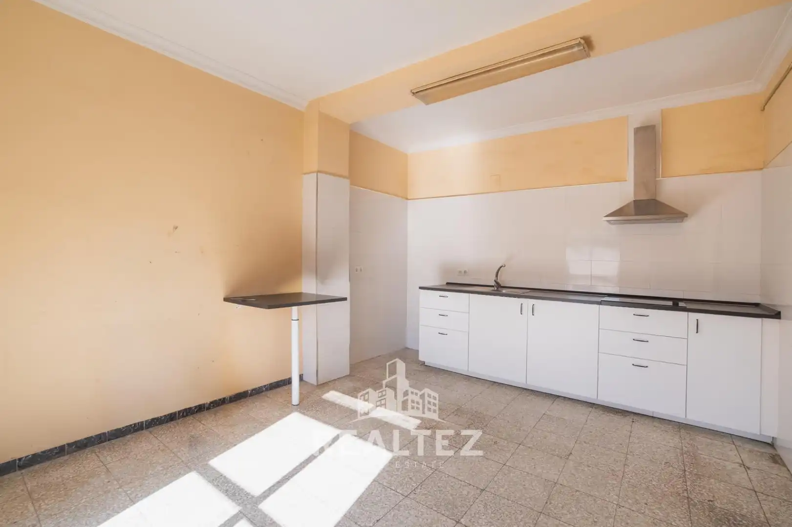 Kitchen of Flat for sale in Jerez de la Frontera  with Terrace, Balcony and Alarm