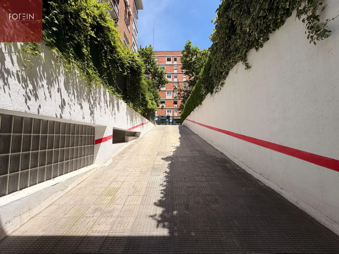 Exterior view of Flat for rent in Madrid  with Heating, Terrace and Storage room