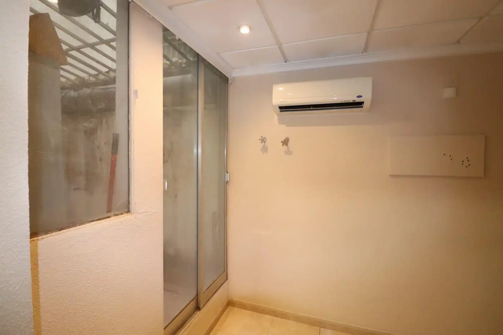 Office for rent in Elda  with Air Conditioner