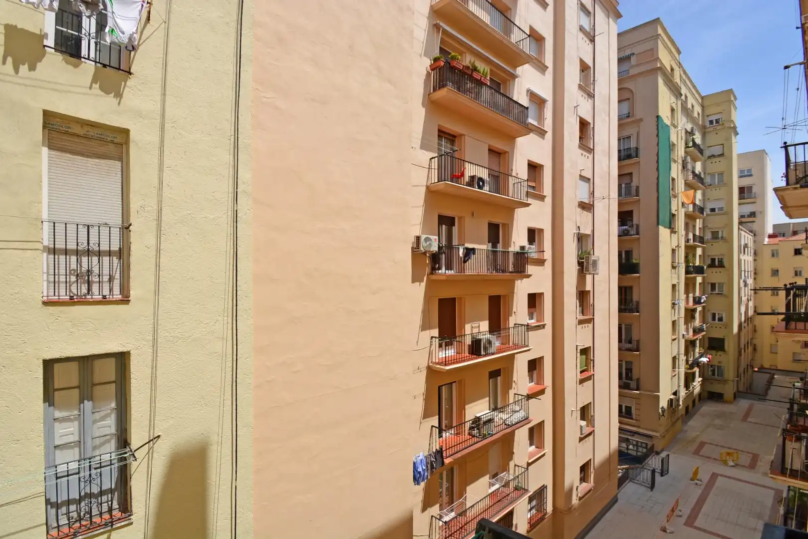 Außenansicht von Wohnung zum Verkauf in Madrid mit Heizung und Balkon