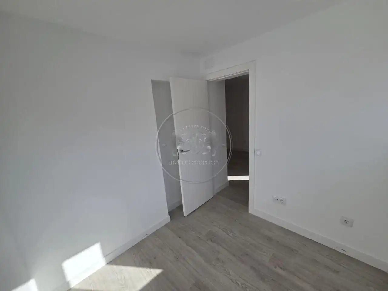 Bedroom of Flat for sale in Madrid  with Air Conditioner and Alarm