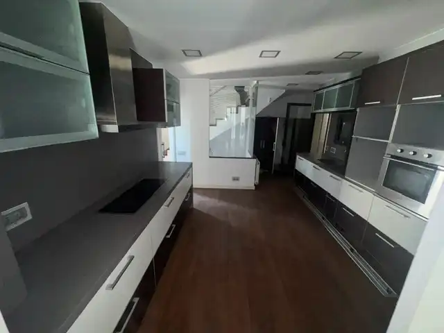 Cuina de Casa o xalet en venda en Pineda de Mar amb Calefacció, Jardí privat i Parquet
