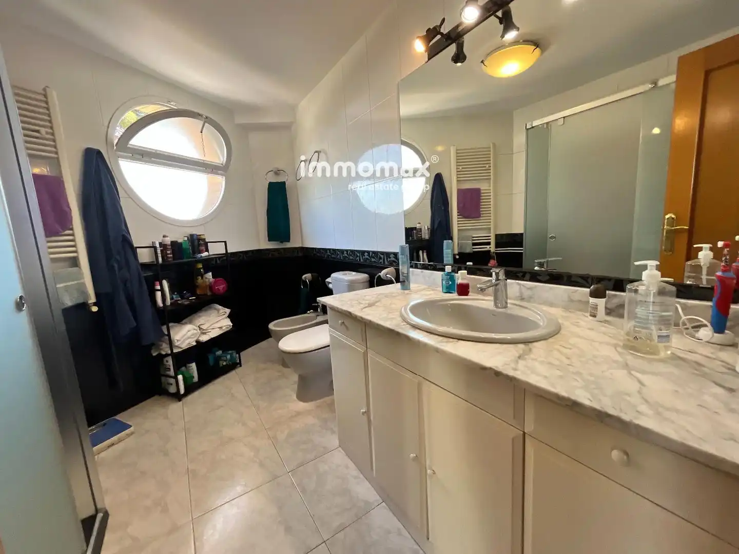 Baño de Casa adosada en venta en Vilanova i la Geltrú con Calefacción, Jardín privado y Terraza