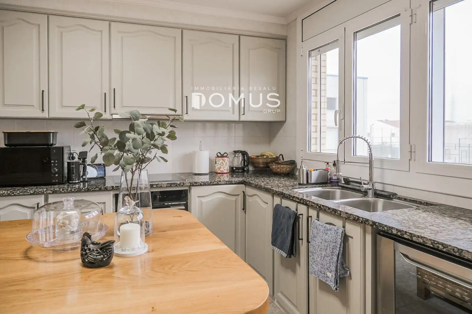 Kitchen of Houses for sale in Besalú  with Air Conditioner, Private garden and Terrace
