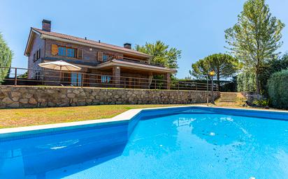 Swimming pool of House or chalet for sale in Las Rozas de Madrid  with Air Conditioner and Swimming Pool