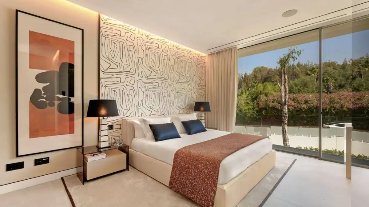 Schlafzimmer von Haus oder Chalet zum Verkauf in Marbella mit Klimaanlage, Privatgarten und Terrasse