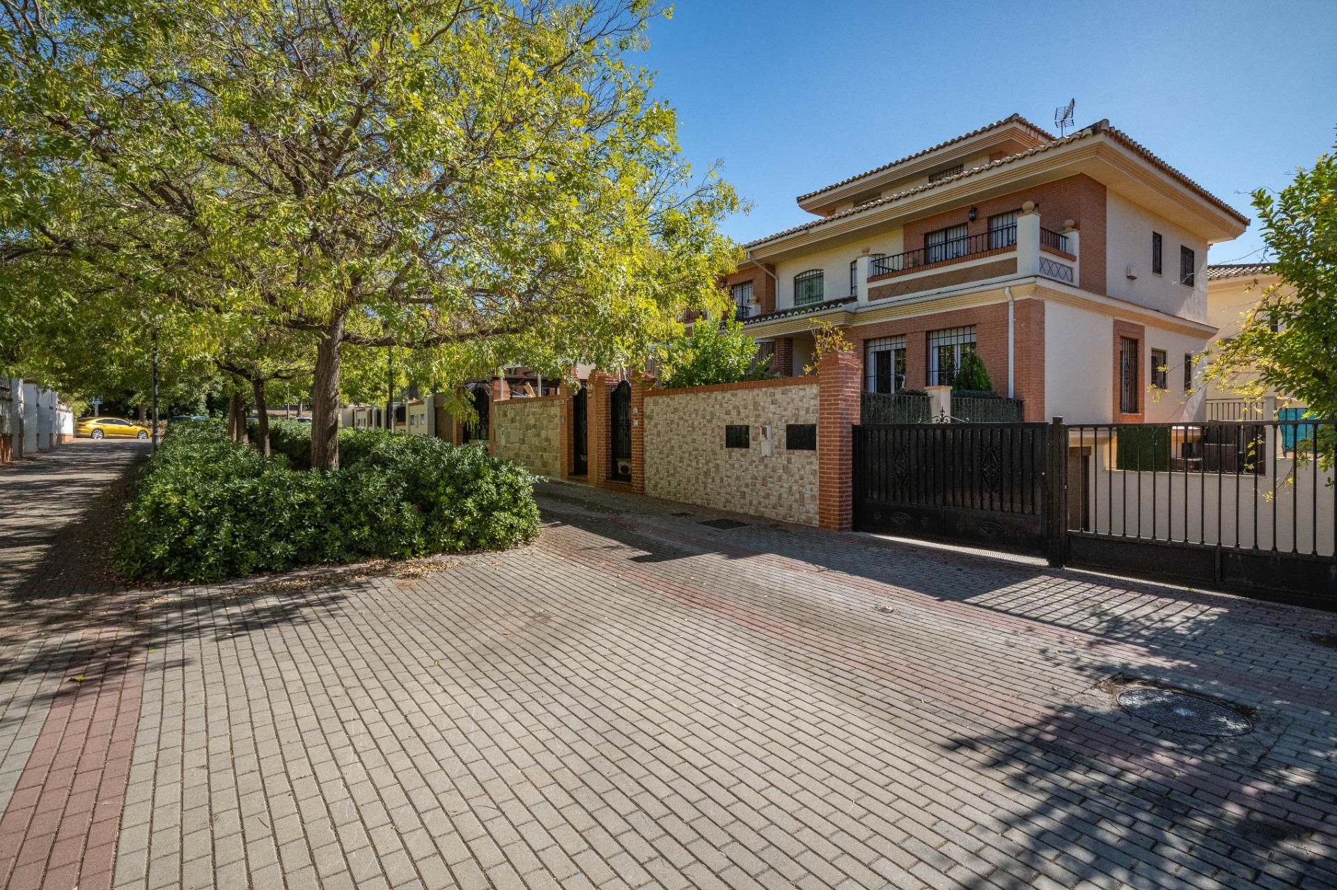 Exterior view of House or chalet for sale in  Granada Capital  with Heating, Private garden and Terrace