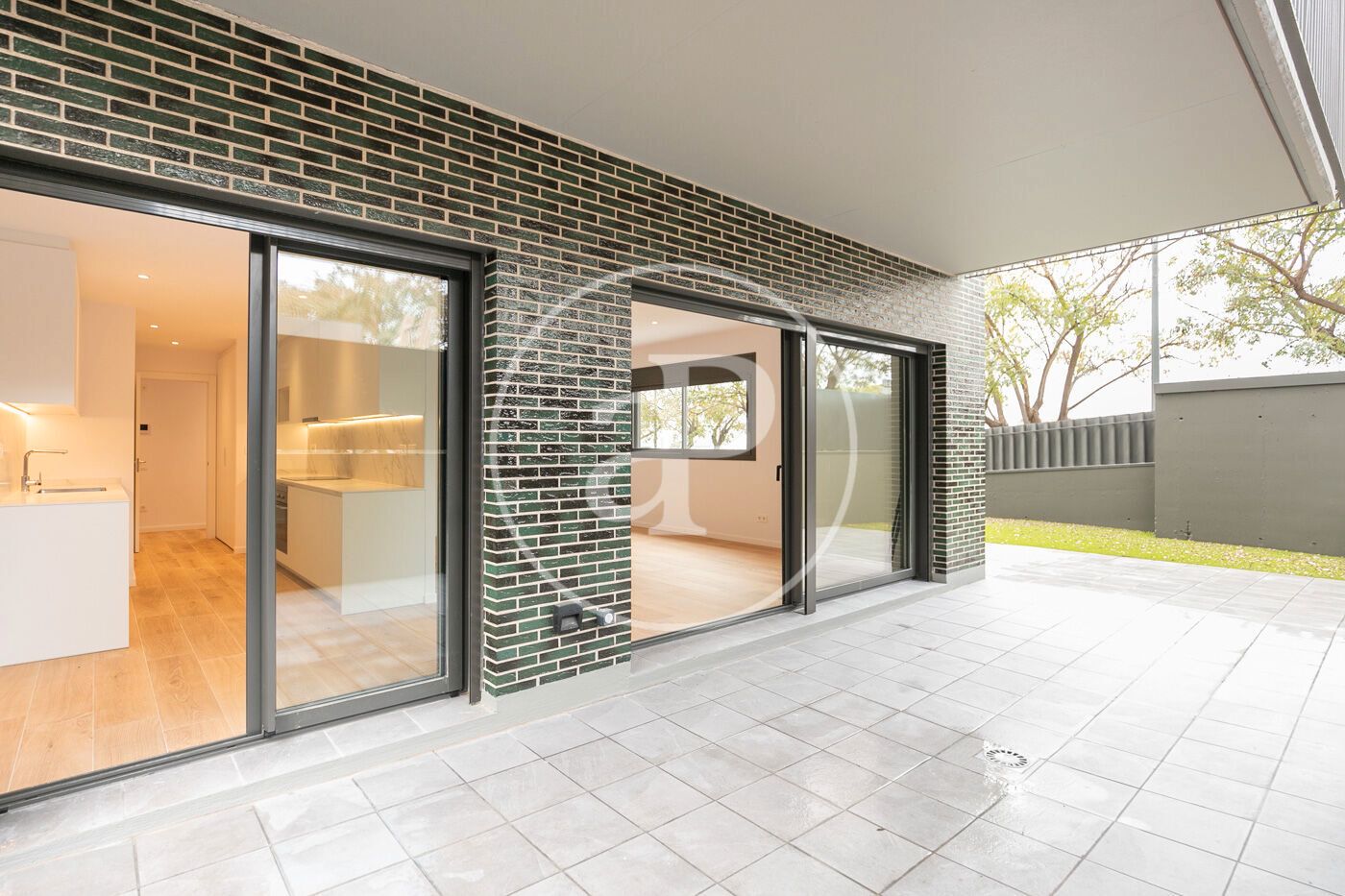 Exterior view of Flat to rent in Esplugues de Llobregat  with Air Conditioner, Heating and Terrace