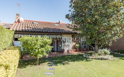 Jardí de Casa adosada en venda en Sant Quirze del Vallès amb Aire condicionat i Terrassa