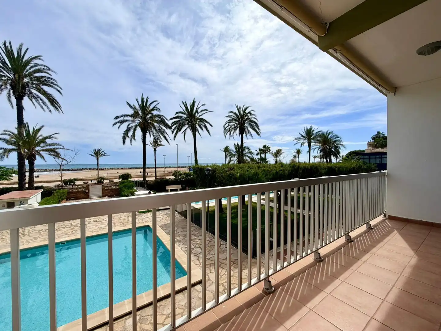 Terraza de Piso en venta en Cunit con Terraza, Amueblado y Piscina comunitaria