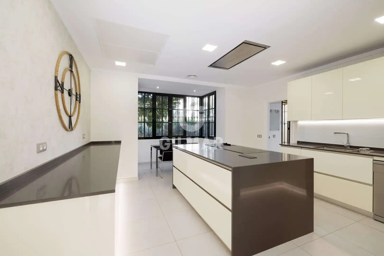 Cocina de Casa o chalet en venta en Estepona con Calefacción, Jardín privado y Piscina