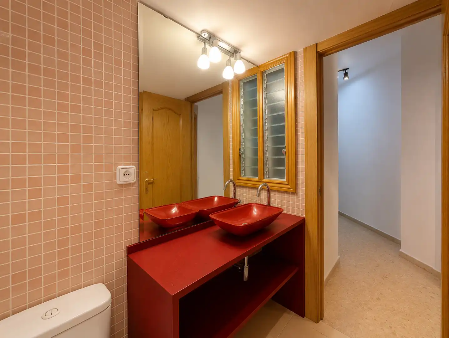 Baño de Piso en venta en Barcelona con Amueblado y Horno