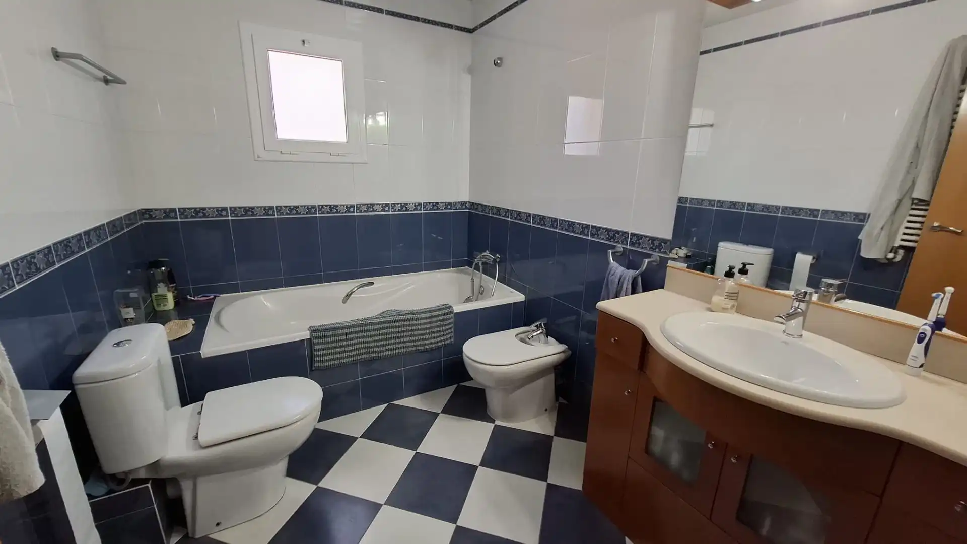 Baño de Casa o chalet en venta en Olesa de Bonesvalls con Calefacción, Terraza y Trastero