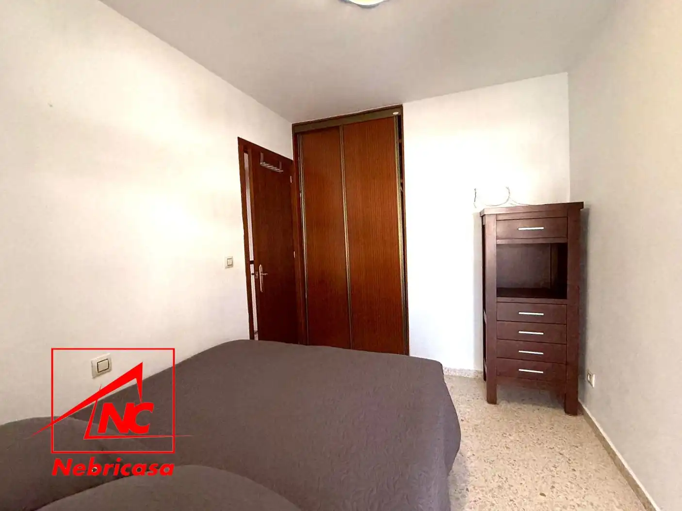 Dormitori de Casa o xalet en venda en Lebrija amb Aire condicionat i Jardí privat