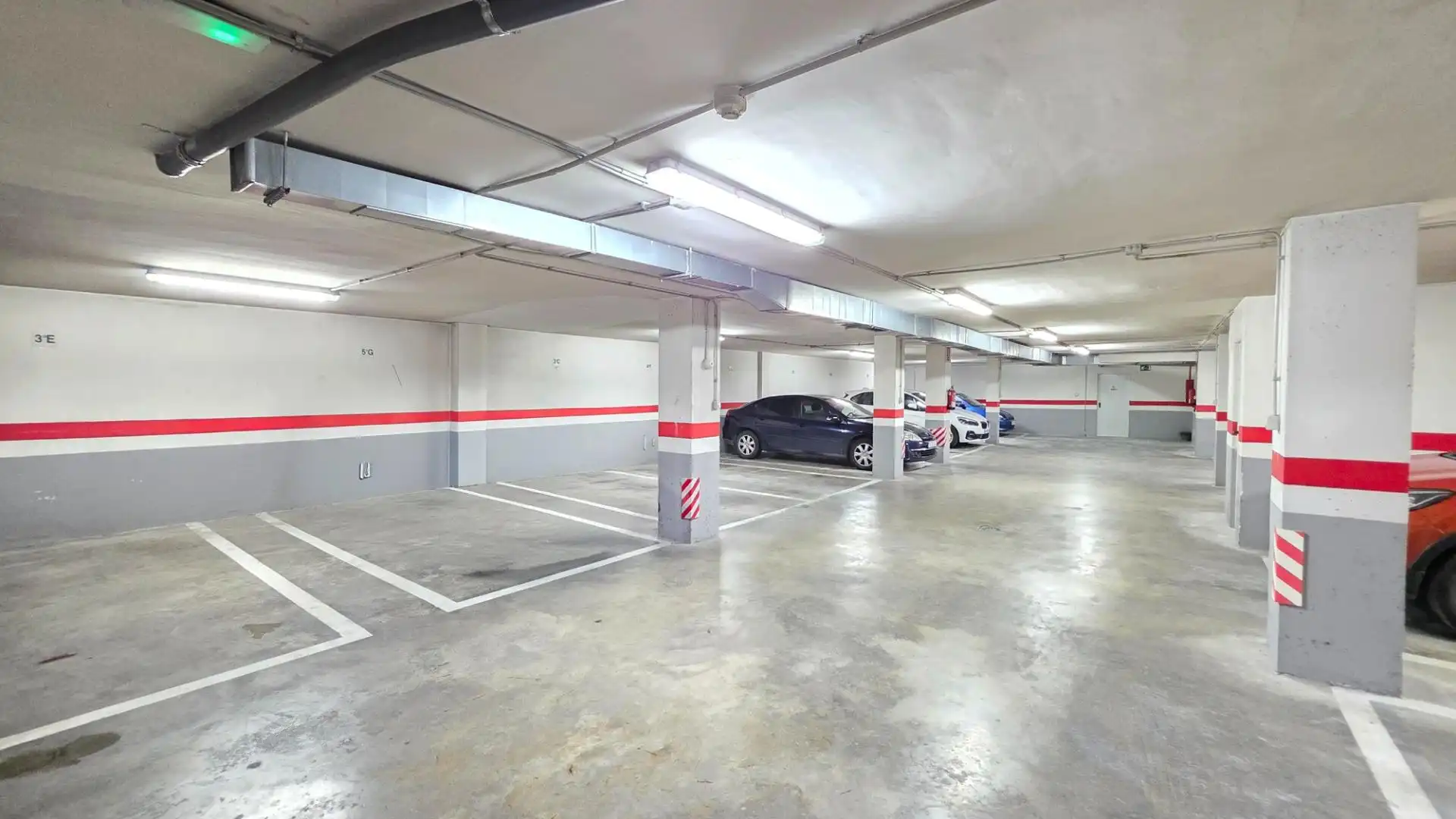 Parking de Piso en venta en Jaén con Aire acondicionado, Calefacción y Trastero