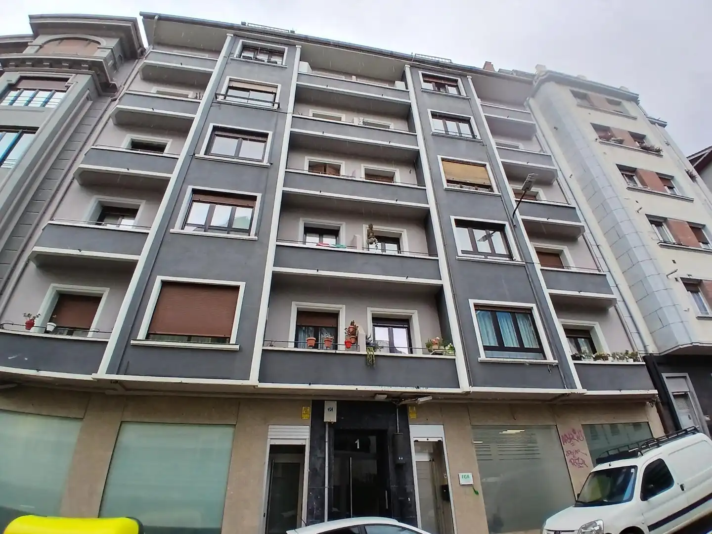 Vista exterior de Piso en venta en Eibar con Calefacción y Balcón