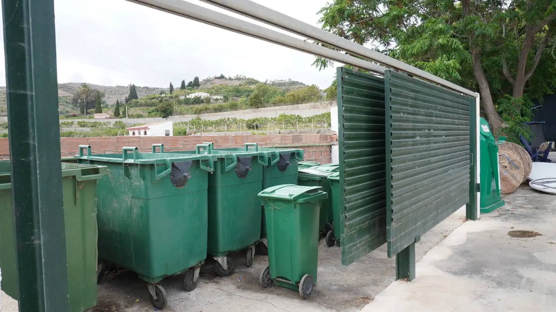 Außenansicht von Fabrikhallen zum Verkauf in Motril