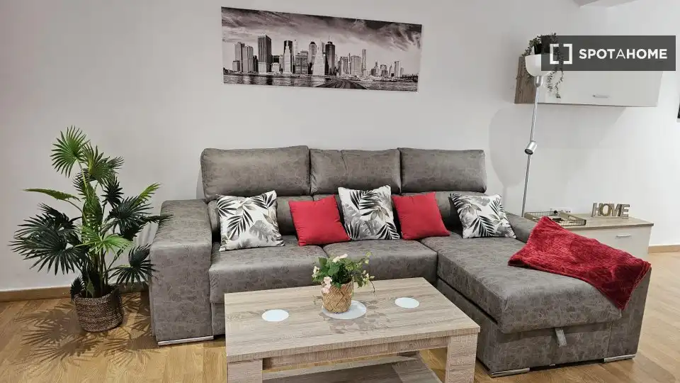 Sala d'estar de Pis de lloguer en Valencia amb Aire condicionat, Calefacció i Moblat