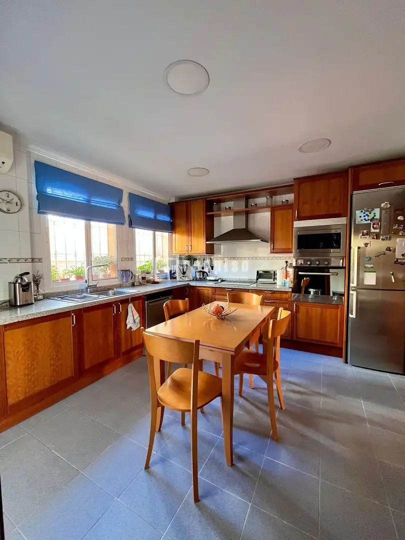 Kitchen of Houses for sale in Málaga  with Air Conditioner, Heating and Private garden