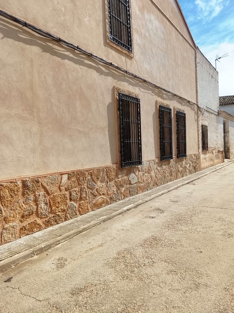 Vista exterior de Casa o chalet en venta en El Peral   con Calefacción, Terraza y Trastero