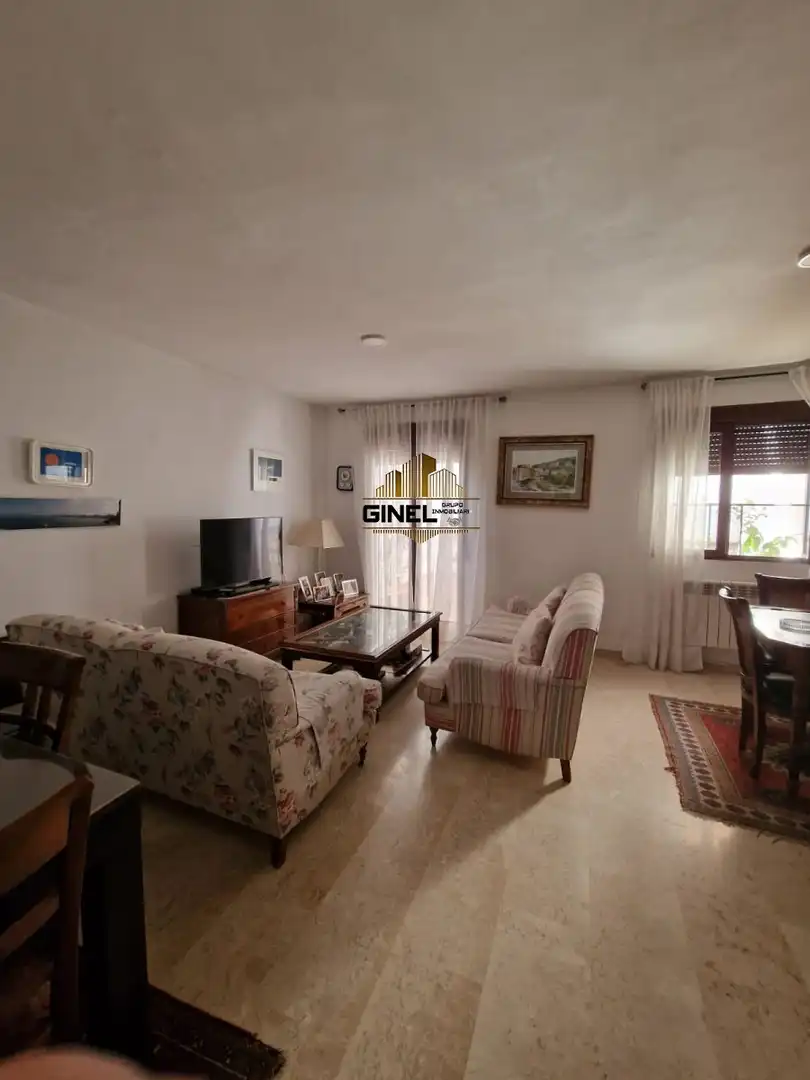 Sala de estar de Casa adosada de alquiler en Jaén con Aire acondicionado, Calefacción y Terraza