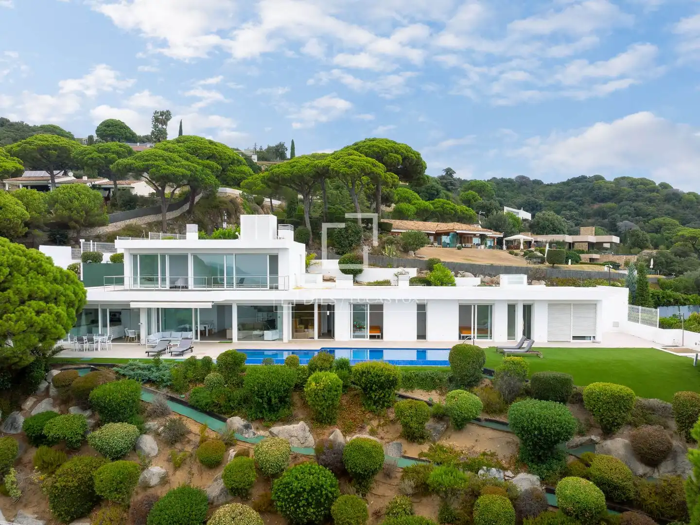 Detached house with pool for sale in Supermaresme