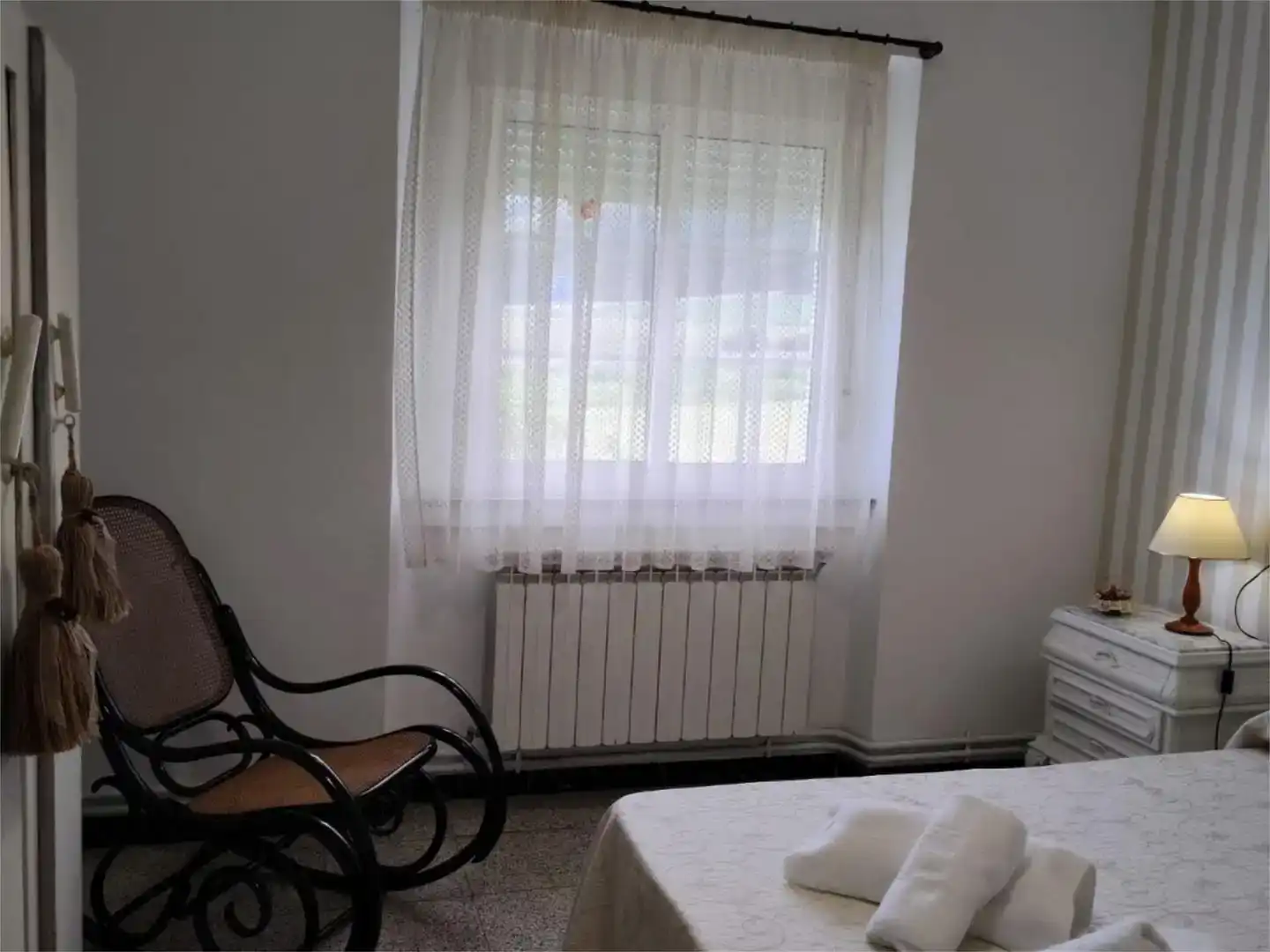 Schlafzimmer von Country house zur Miete in Ribadeo mit Möbliert