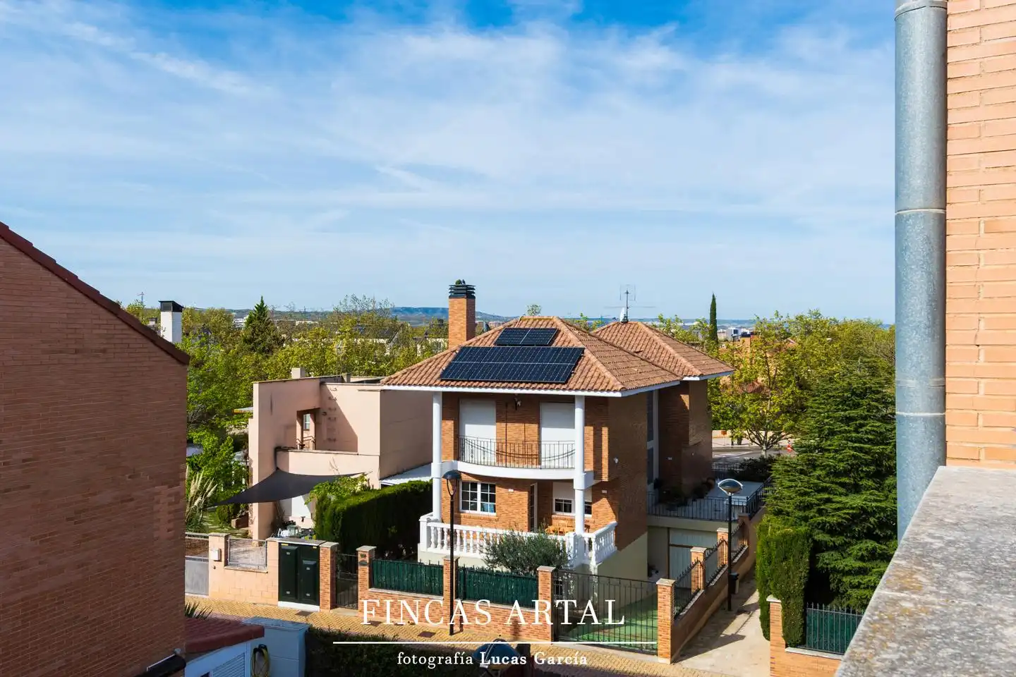 Exterior view of Houses for sale in Zaragoza  with Air Conditioner, Heating and Private garden