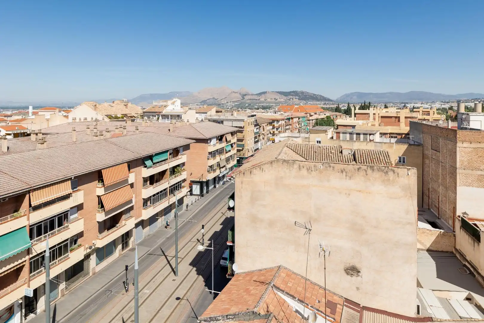 Vista exterior de Àtic en venda en Maracena amb Aire condicionat, Calefacció i Terrassa