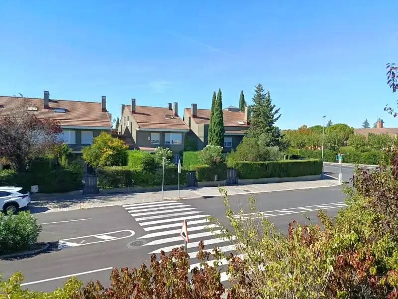 Semi-detached house with pool for sale in Simancas, imagen 62