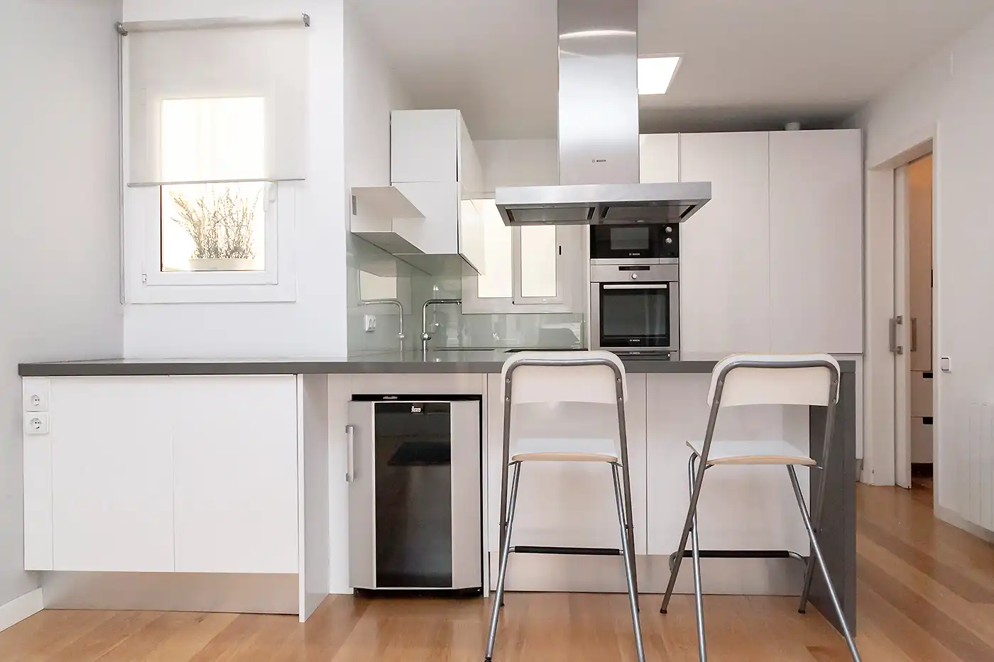 Küche von Wohnung zum Verkauf in Barcelona mit Klimaanlage, Heizung und Terrasse