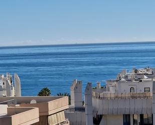 Vista exterior de Apartament en venda en Marbella amb Aire condicionat i Terrassa