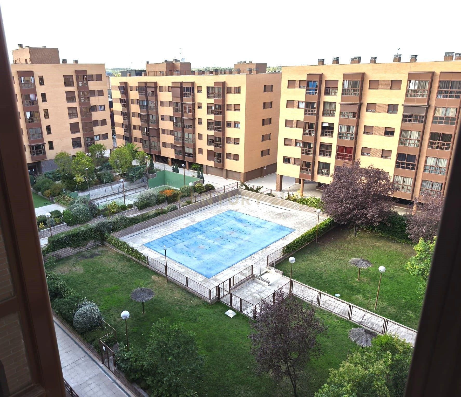 Vista exterior de Apartamento en venta en  Madrid Capital con Balcón