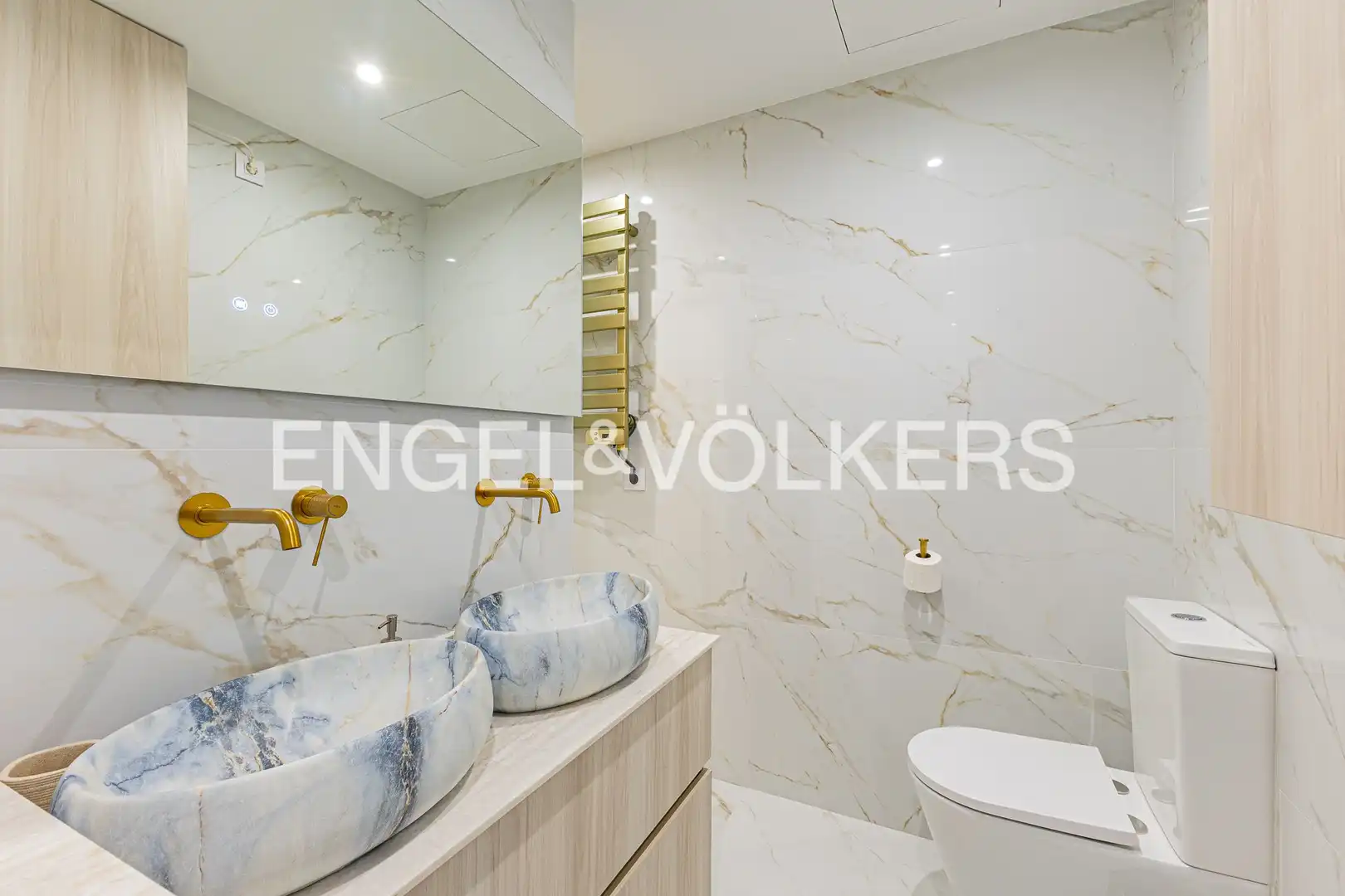 Bathroom of Flat for rent in Barcelona  with Air Conditioner, Heating and Parquet flooring