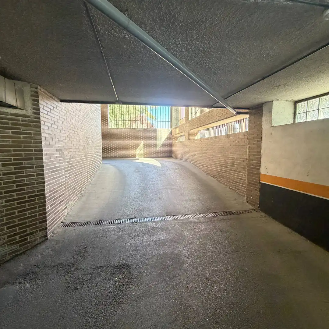 Parking de Piso en venta en Madrid con Piscina comunitaria