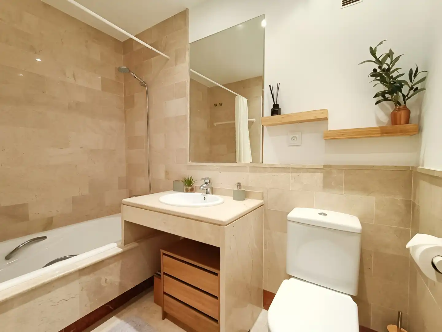 Apartamento con piscina en venta en Milla de Oro, imagen 15