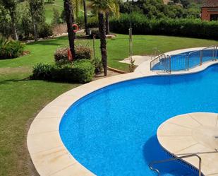 Piscina de Dúplex en venda en Marbella amb Aire condicionat, Calefacció i Piscina