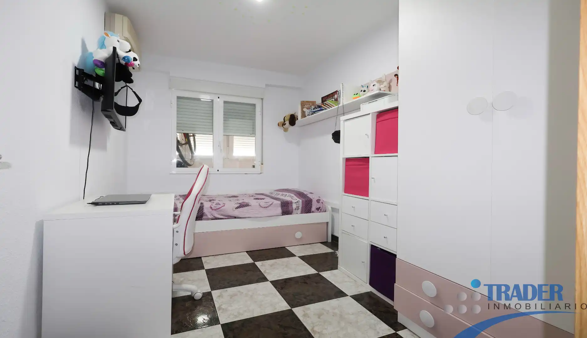 Habitación de Piso en venta en Fuenlabrada con Jardín privado, Terraza y Balcón
