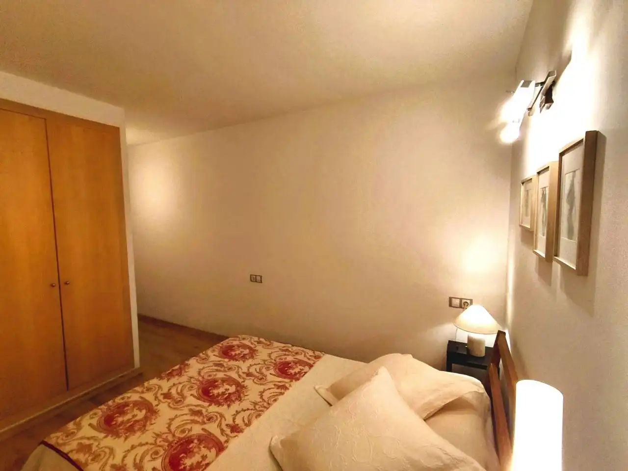 Habitación de Piso de alquiler en Girona con Calefacción, Parquet y Amueblado