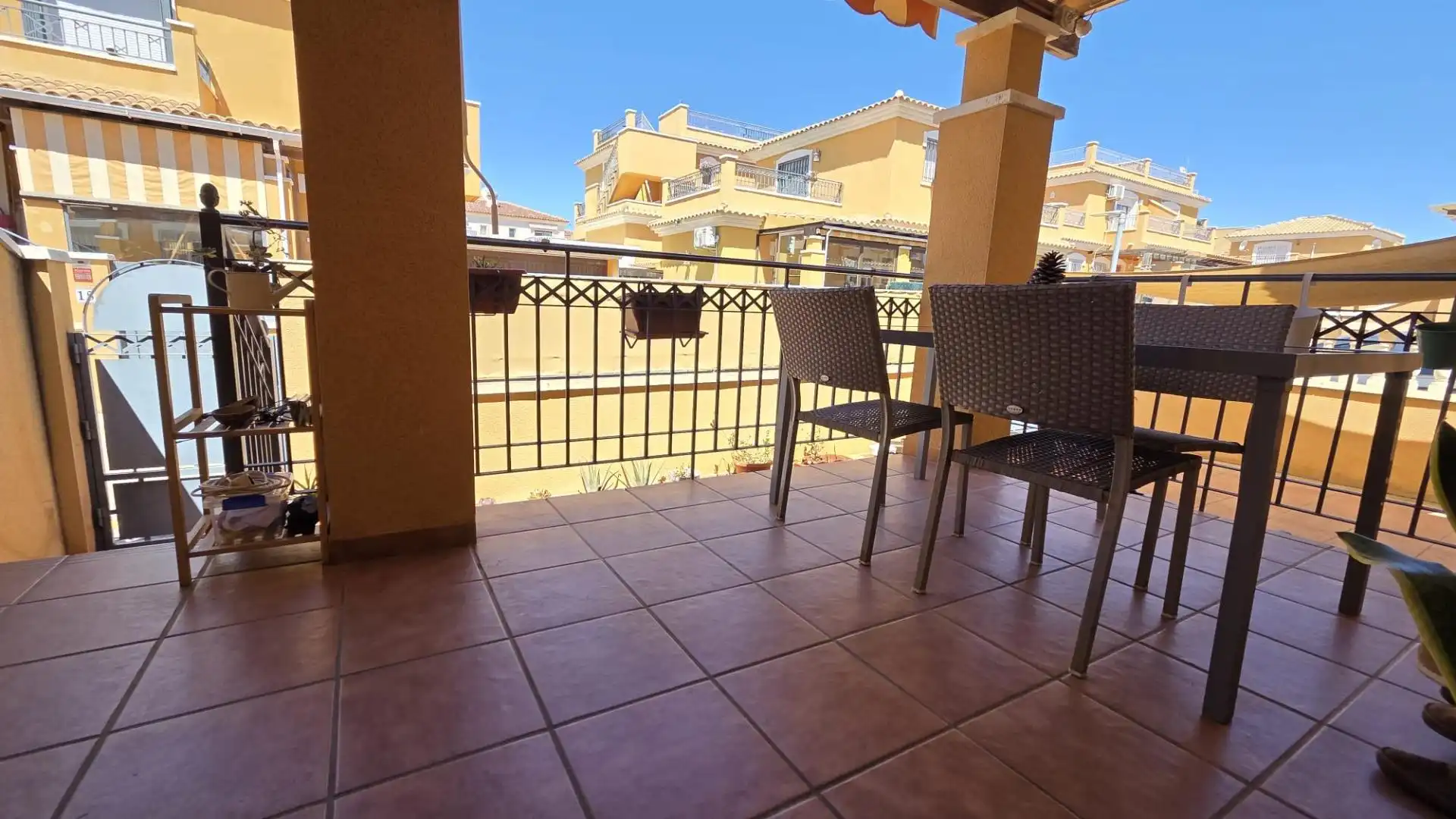Terrassa de Casa adosada en venda en Torrevieja amb Aire condicionat, Jardí privat i Terrassa