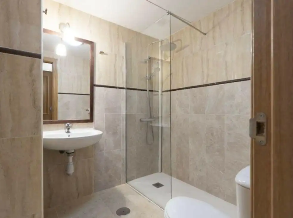 Baño de Piso en venta en Málaga con Aire acondicionado y Amueblado