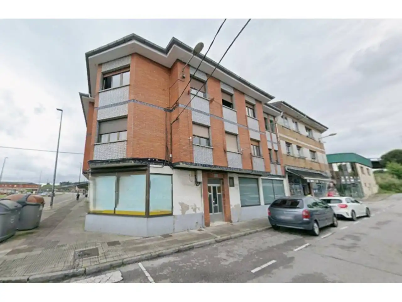 Vista exterior de Pis en venda en Avilés amb Calefacció