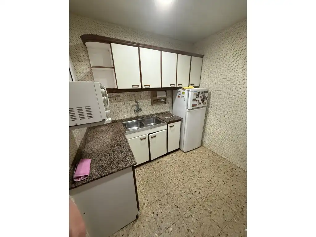 Cocina de Apartamento en venta en L'Hospitalet de Llobregat