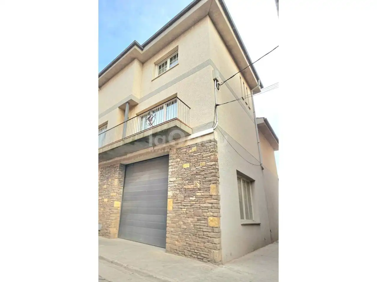 Vista exterior de Casa adosada en venta en Vic con Calefacción y Terraza