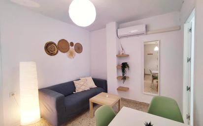 Living room of Flat for sale in  Granada Capital  with Air Conditioner and Terrace