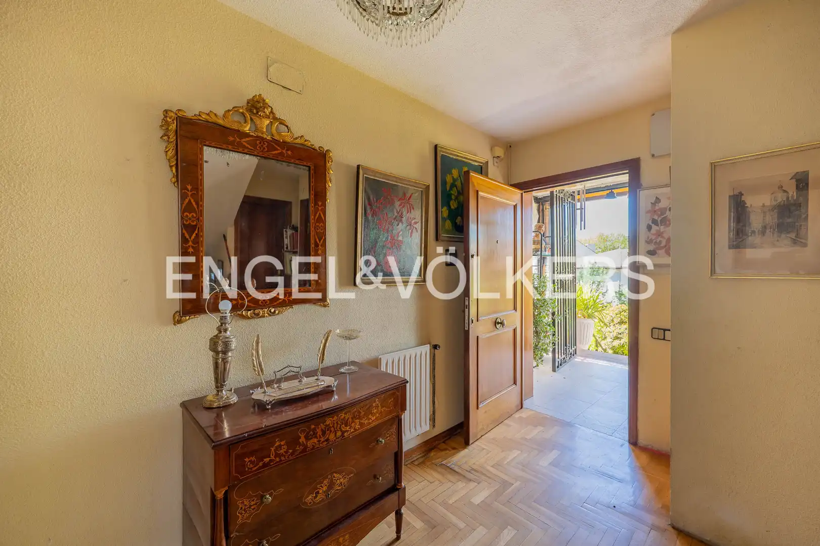 Casa o chalet en venta en  Madrid Capital con Aire acondicionado, Calefacción y Jardín privado