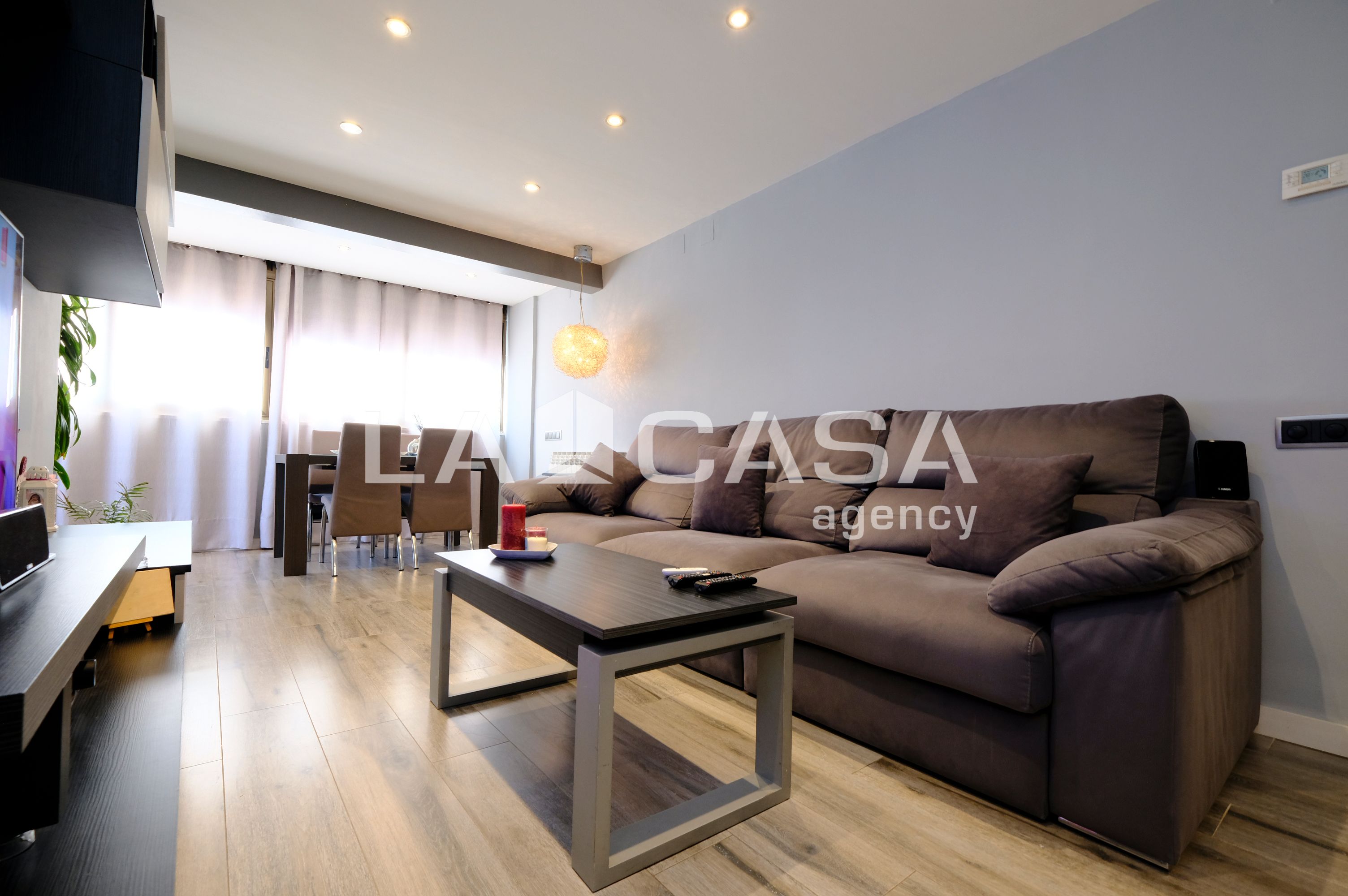 Flat for sale in  Barcelona Capital  with Heating, Swimming Pool and Balcony
