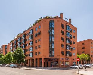 Exterior view of Apartment to rent in  Madrid Capital  with Air Conditioner, Heating and Private garden