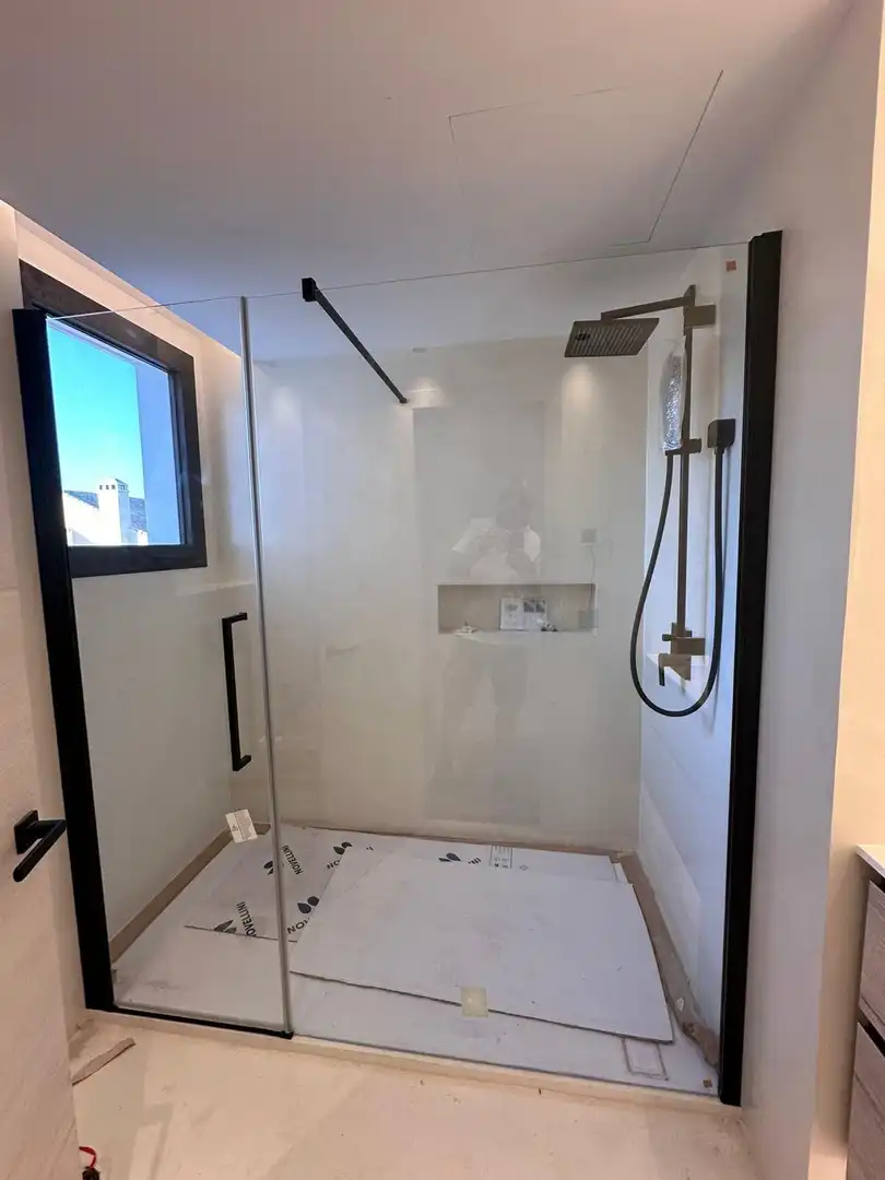Bany de Casa o xalet en venda en Estepona amb Aire condicionat, Calefacció i Jardí privat